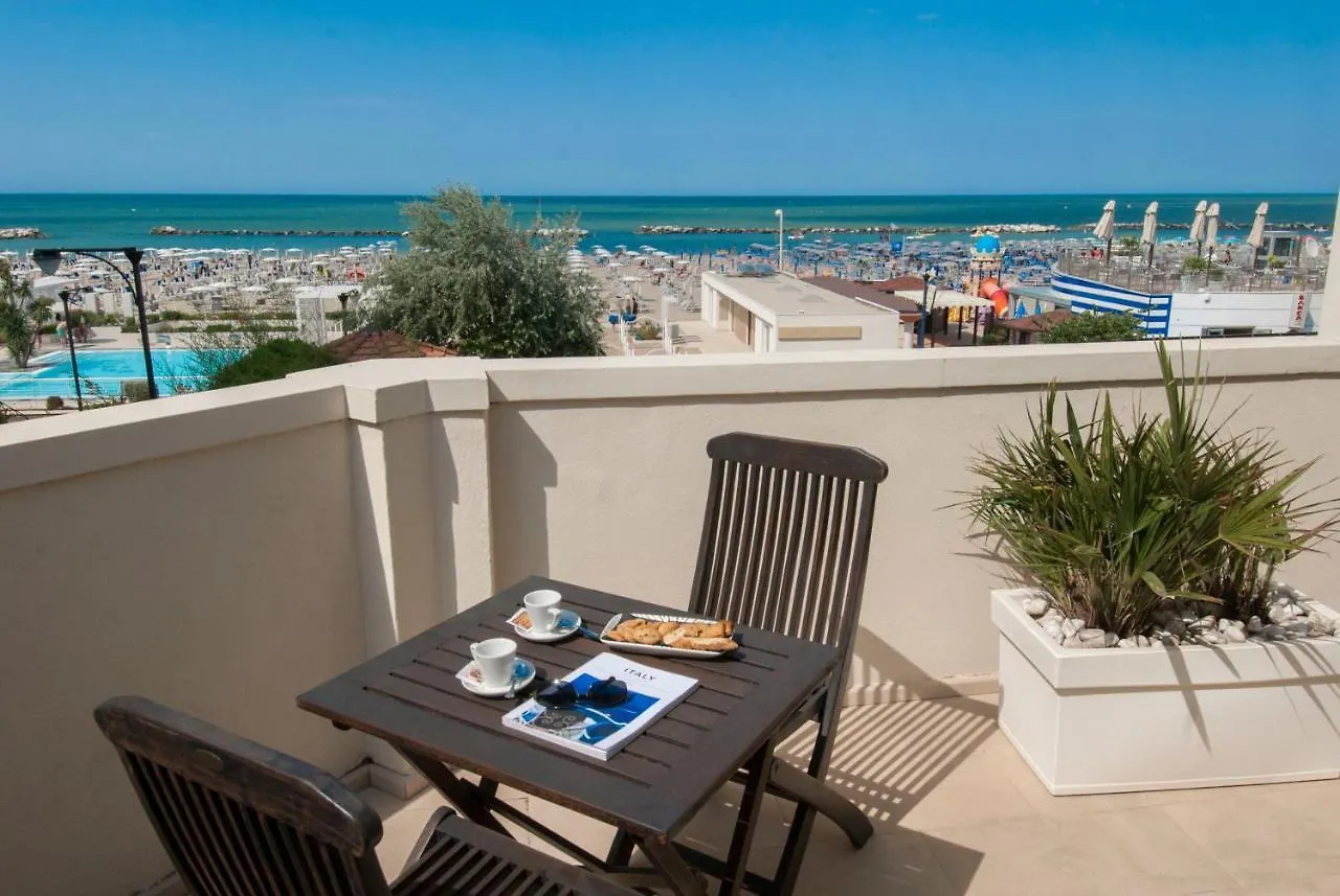 Hotel Carducci 76 Cattolica 4*,