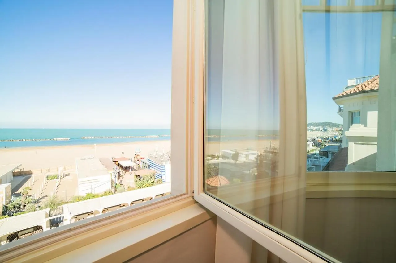 Hotel Carducci 76 Cattolica